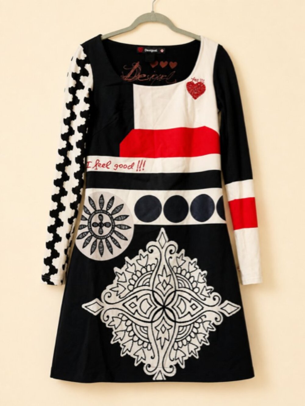 Desigual modern black white red long sleeved dress 2 side pockets size 36 Small